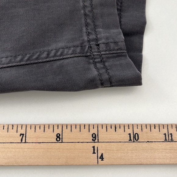 St. John’s Bay shorts grey cargo men’s size 40 - Picture 5 of 8